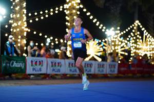 BIB: 4135, 100, 101
                            <button type="button" onclick="openModal(19600803)" class="btn btn-primary btn-sm float-right btn-popup" data-toggle="modal" data-target=".modal-high-quality">
                        <i class="fas fa-shopping-cart"></i> Add to Cart
                    </button>
                                            <button type="button" onclick="isThisMe(19600803, true)" class="btn btn-success btn-sm float-right btn-popup btn-isme hidden" data-toggle="tooltip" data-placement="bottom" title="นี่คือรูปของคุณใช่ไหม คลิกที่นี่เพื่อเอาเข้าอัลบั้ม">
                        <i class="fas fa-plus"></i> Add to album
                    </button>
                    <button type="button" onclick="isThisMe(19600803, false)" class="btn btn-warning btn-sm float-right btn-popup btn-isnotme hidden">
                        <i class="fas fa-ban"></i> Remove from album
                    </button>